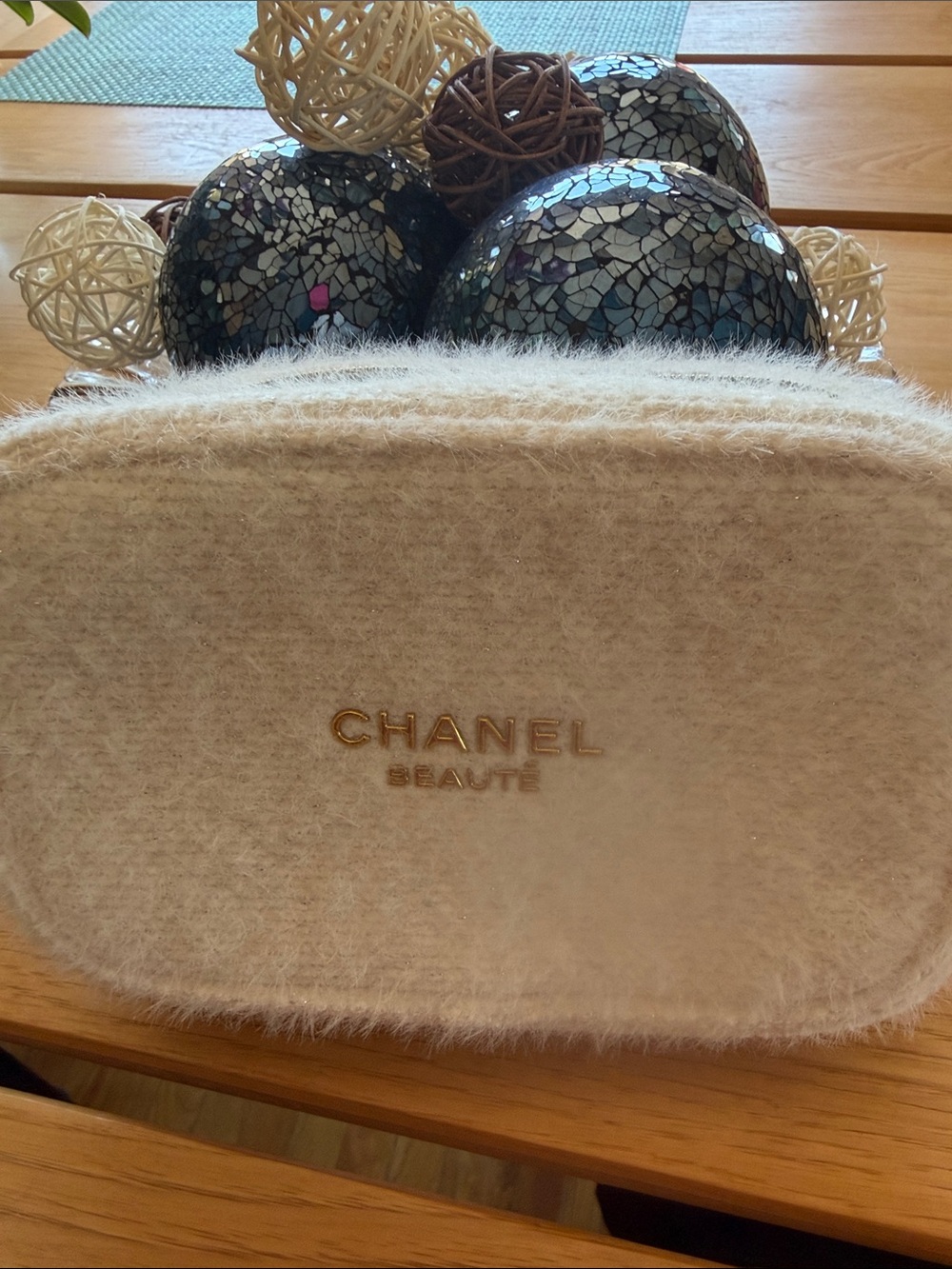 Chanel Holiday 2024 Makeup Pouch❤️💗❤️💗